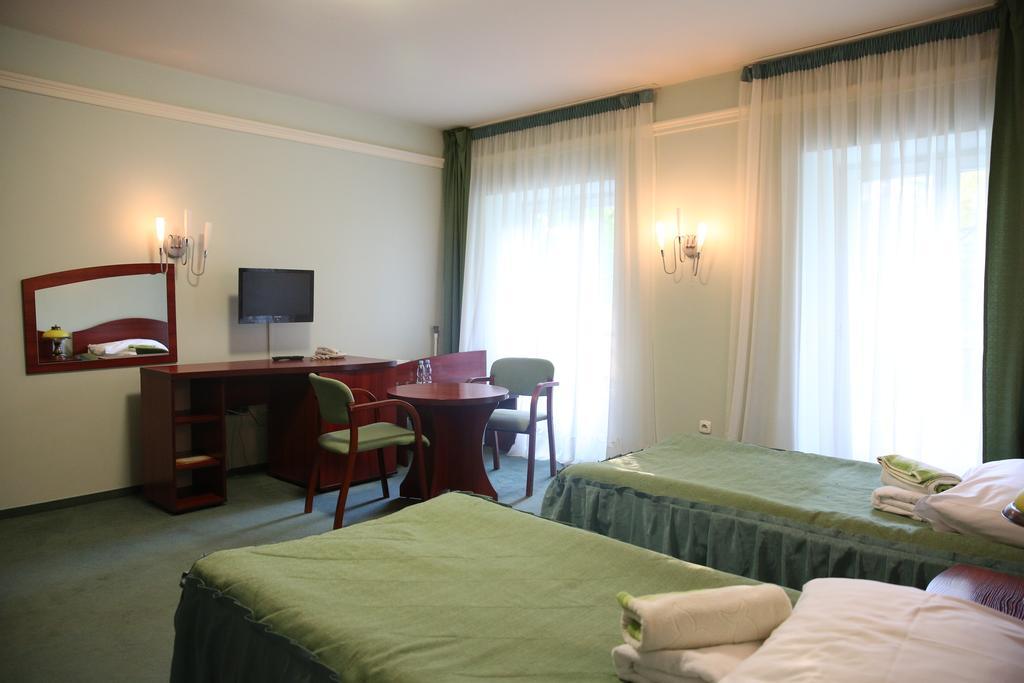 Bed and Breakfast Roskosz Zespol Dworsko Parkowy Biała Podlaska Exteriér fotografie