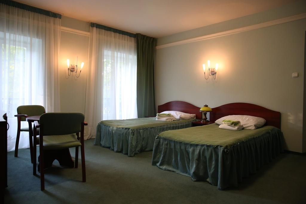 Bed and Breakfast Roskosz Zespol Dworsko Parkowy Biała Podlaska Exteriér fotografie