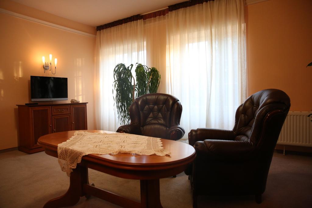 Bed and Breakfast Roskosz Zespol Dworsko Parkowy Biała Podlaska Exteriér fotografie