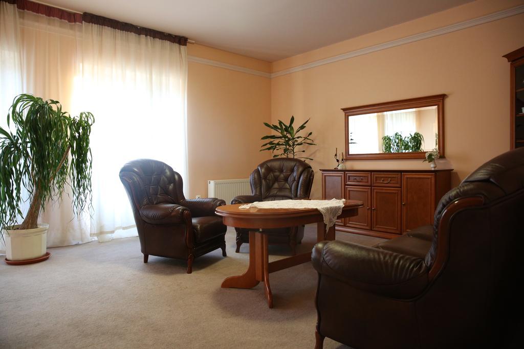 Bed and Breakfast Roskosz Zespol Dworsko Parkowy Biała Podlaska Exteriér fotografie