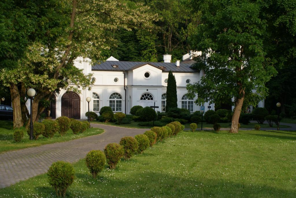 Bed and Breakfast Roskosz Zespol Dworsko Parkowy Biała Podlaska Exteriér fotografie