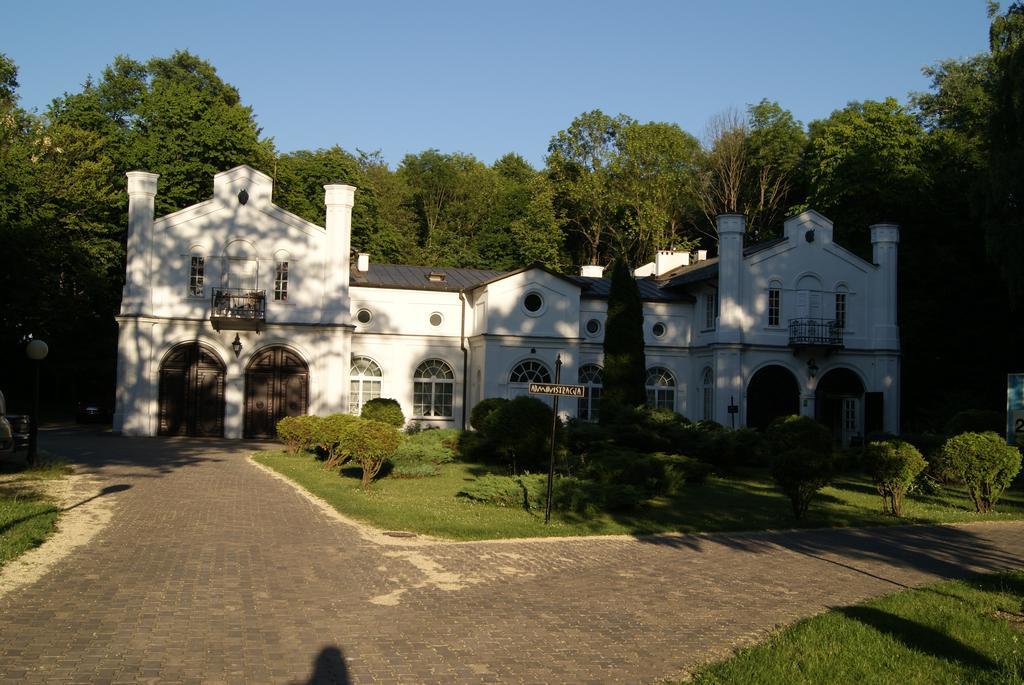 Bed and Breakfast Roskosz Zespol Dworsko Parkowy Biała Podlaska Exteriér fotografie